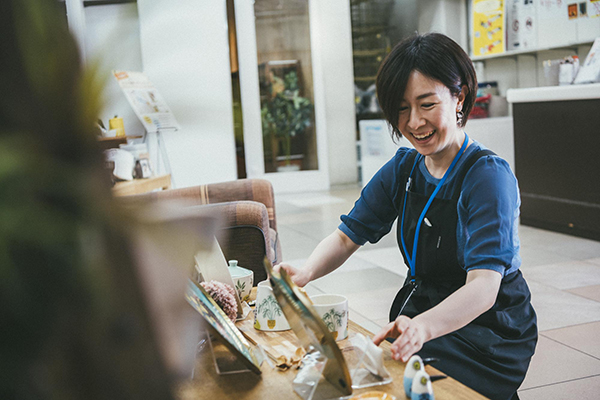 取扱商品 | エトワール海渡 | 幅広いアパレル・雑貨一括仕入れの総合卸問屋